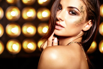 Jak zrobić glamour makeup?